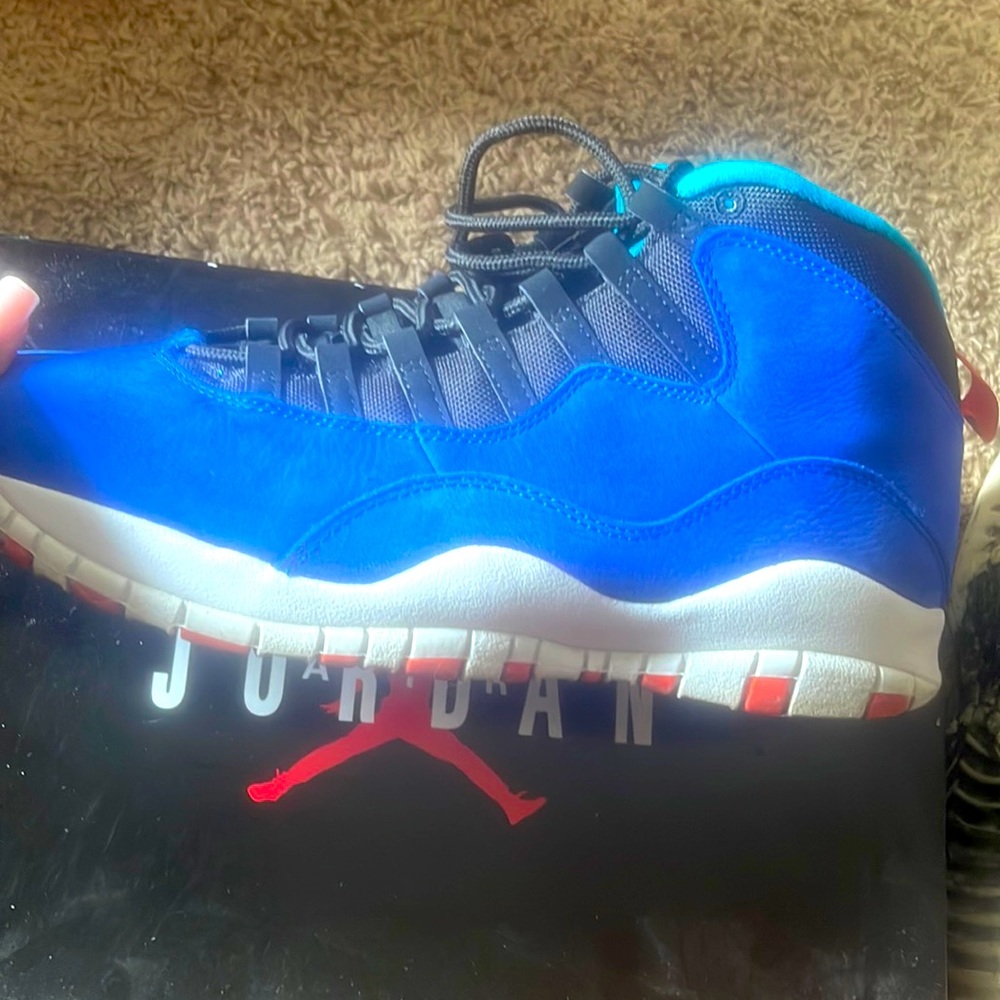 Gently worn exclusive Jordan 10s.